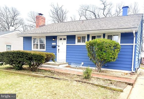 9033 Volta St, Lanham, MD, 20706-4209 | Card Image