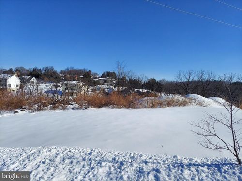 222 Sunset Cir, RED LION, PA, 17356-8757 | Card Image