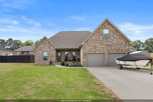 152 Oakview Cir, Killen, AL, 35645-6925 | Card Image