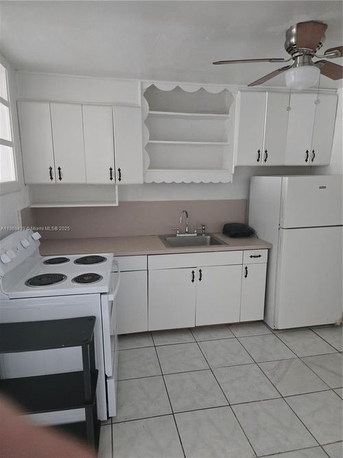 b-2215 Fillmore St, Hollywood, FL, 33020-4407 | Card Image