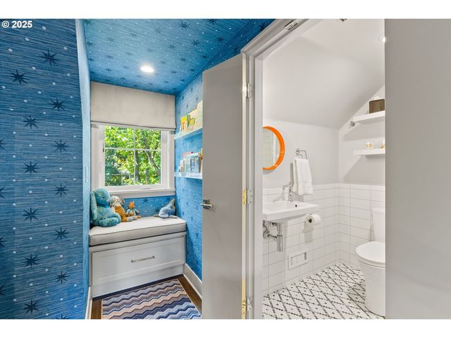 817 D Ave, House other with 3 bedrooms, 4 bathrooms and 2 parking in Lake Oswego OR | Image 37