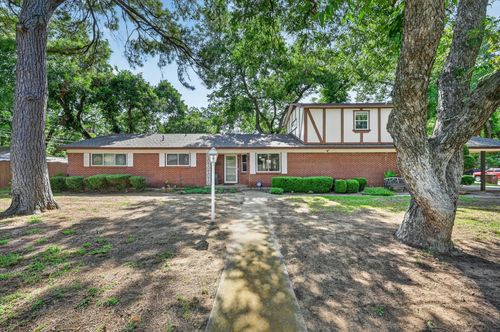 1800 Pecan Park Dr, Arlington, TX, 76012-3032 | Card Image