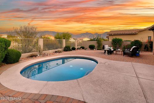 112 W Mountain Sage Dr, Oro Valley, AZ, 85755-5706 | Card Image