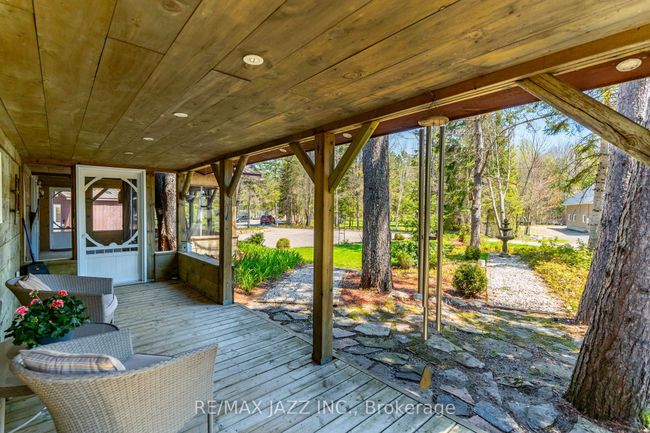 1092 Briscoe Dr, House other with 3 bedrooms, 2 bathrooms and 6 parking in Algonquin Highlands ON | Image 6