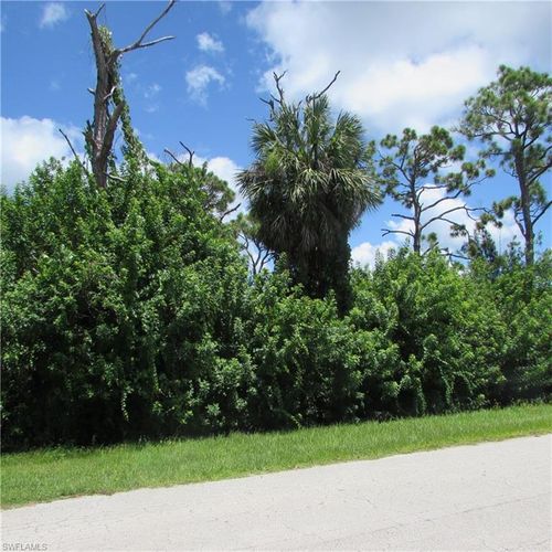 3644 Tropical Point Dr, ST. JAMES CITY, FL, 33956-2564 | Card Image