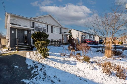 11 Melrose Cres, Eastern Passage, NS, B3G1N6 | Card Image