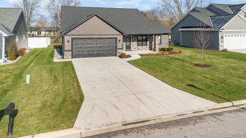 9160 Brook Hollow Ln, Freeland, MI, 48623-9151 | Card Image