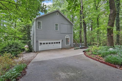 8788 Lake Dr, Snellville, GA, 30039-6530 | Card Image