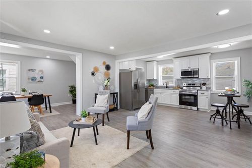 98 Nicholson St, Portsmouth, VA, 23702-2965 | Card Image