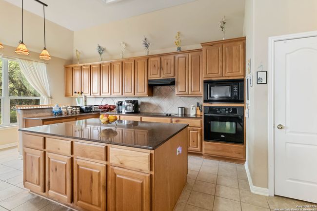 846 County Road 2763, House other with 3 bedrooms, 2 bathrooms and null parking in Mico TX | Image 17