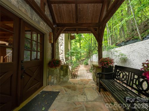 82 Red Oak Dr, Mills River, NC, 28759-2678 | Card Image
