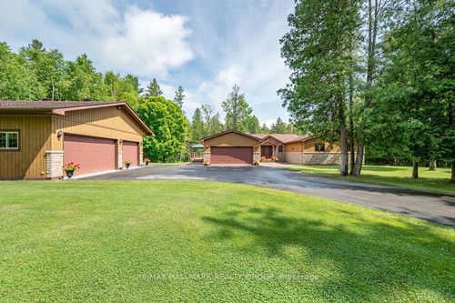 206 Deerwood Dr, Kinburn, ON, K0A2H0 | Card Image