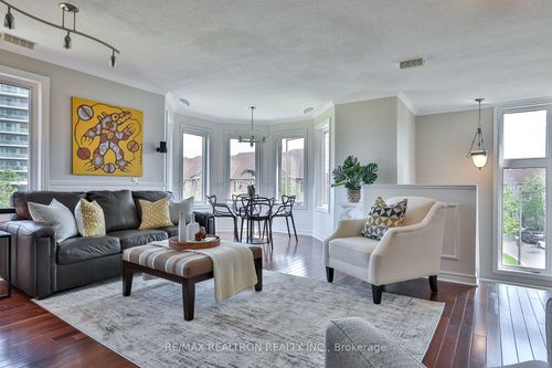 302-80 Aerodrome Cres, East York, ON, M4G4J1 | Card Image