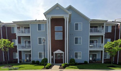 304-12202 Redspire Dr, Louisville, KY, 40299-6175 | Card Image