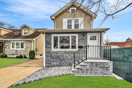 129 Sheridan Ave, Williston Park, NY, 11596-2313 | Card Image