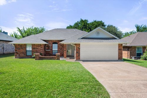 7508 Jamie Renee Ln, North Richland Hills, TX, 76182-4645 | Card Image