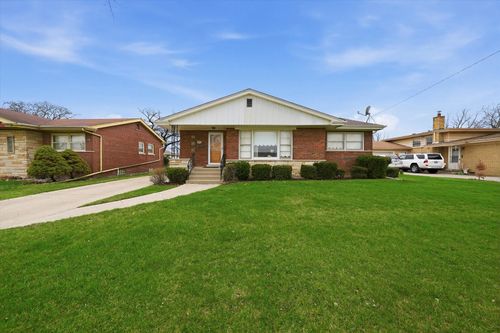 834 N Maple Dr, Chicago Heights, IL, 60411-2125 | Card Image