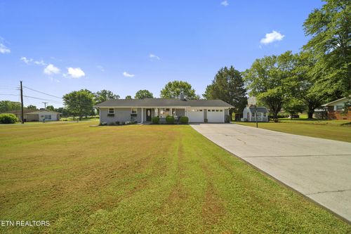 504 Westland Dr, Sevierville, TN, 37862-4429 | Card Image