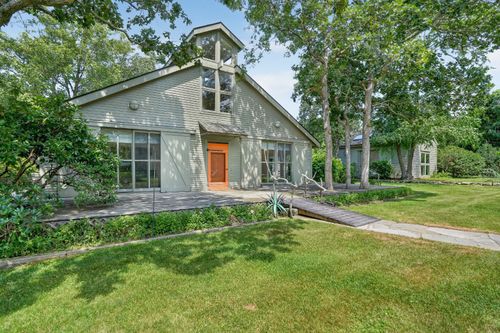 99 Oak Ln, West Tisbury, MA, 02575-5387 | Card Image