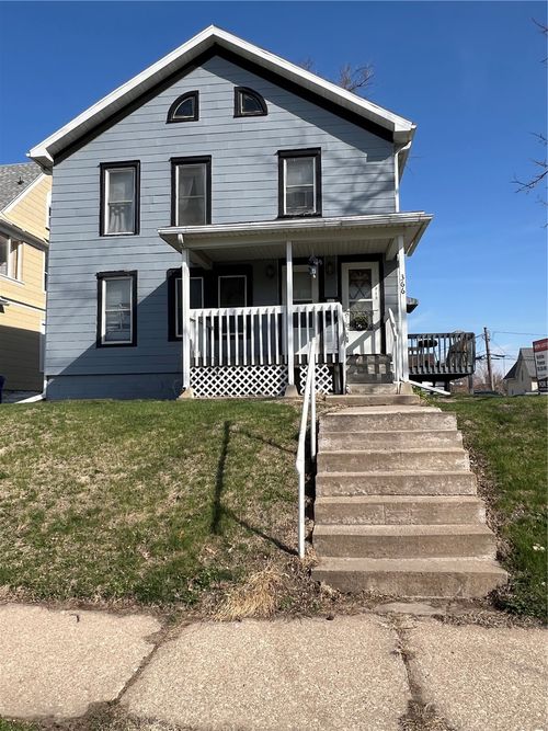 366 7th Ave Sw, Cedar Rapids, IA, 52404-2704 | Card Image