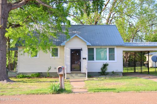 623 W Washington Ave, Union City, TN, 38261-3038 | Card Image