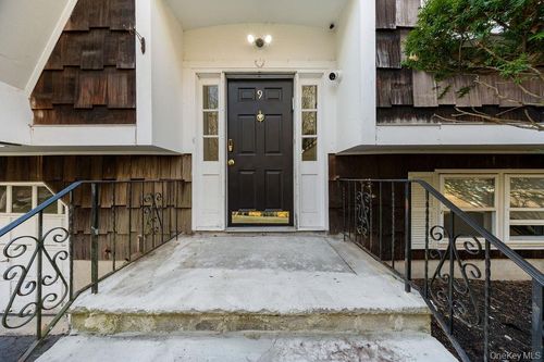 9 New Ackertown Rd, Monsey, NY, 10952-4916 | Card Image