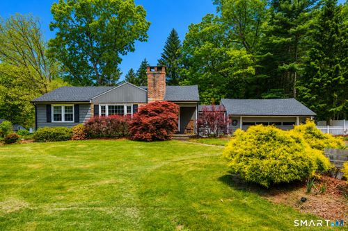 13 Jackson St, Avon, CT, 06001-2212 | Card Image