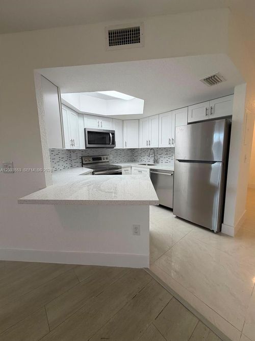 502-8235 Lake Dr, Doral, FL, 33166-7801 | Card Image