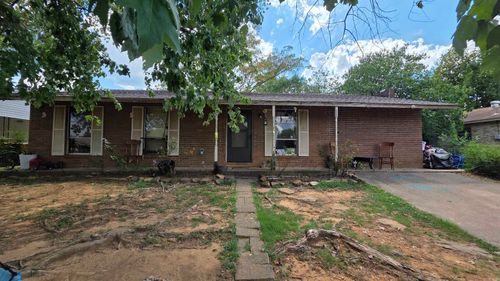 202 Eisenhower St, Morrilton, AR, 72110-1518 | Card Image