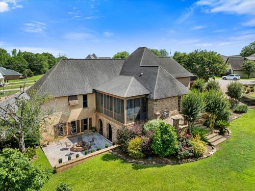 16 Sunset Cir, Hattiesburg, MS, 39402-8264 | Card Image