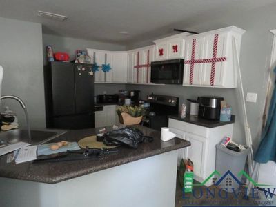 300 W Main St, House other with 2 bedrooms, 2 bathrooms and null parking in Ore City TX | Image 3