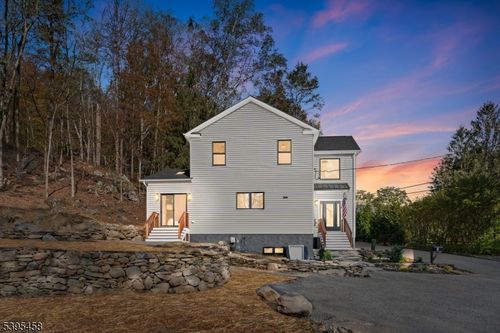 1 Four Corners Rd, Blairstown, NJ, 07825-2402 | Card Image