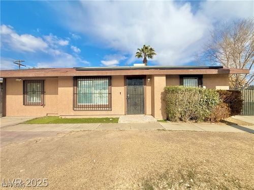 3209 El Morro Ave, Las Vegas, NV, 89101-1817 | Card Image