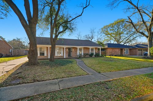 1927 Westlake Rd, Houston, TX, 77062-6121 | Card Image