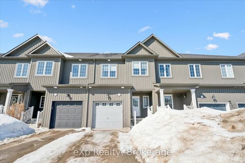 21 Courtney St, Fergus, ON, N1M0C9 | Card Image