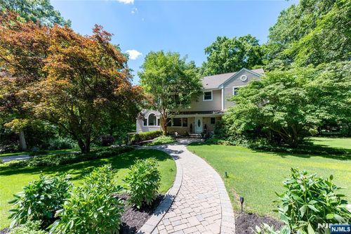 66 Glasgow Ter, Mahwah, NJ, 07430-1611 | Card Image
