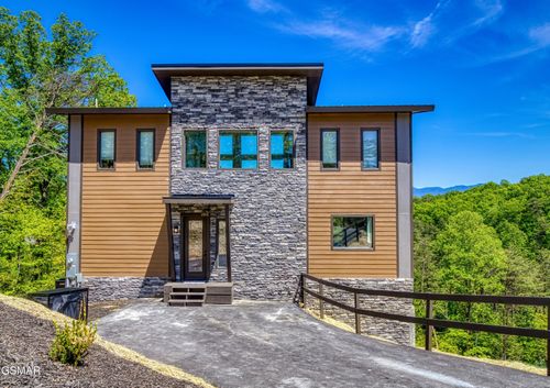 2951 Lightning Strike Dr, Sevierville, TN, 37862 | Card Image