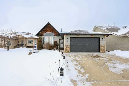 4 Holbrook Pl, Sylvan Lake, AB, T4S2P2 | Card Image