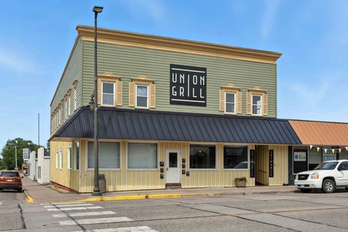 17 Union St N, Mora, MN, 55051-1308 | Card Image