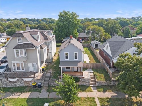 421 Prospect Ave, Kansas City, MO, 64124-1804 | Card Image