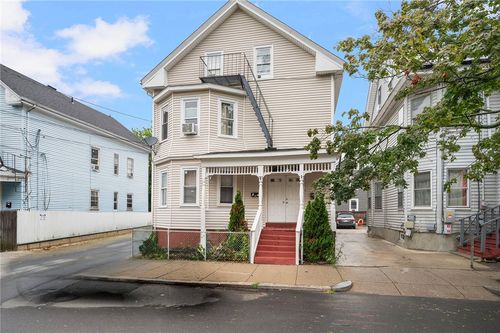 141 Burnett St, Providence, RI, 02907-2989 | Card Image