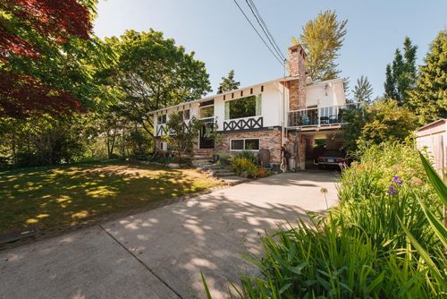 934 Davis Rd, Gibsons, BC, V0N1V8 | Card Image