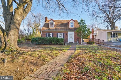 618 Military Rd, FREDERICK, MD, 21702-8243 | Card Image