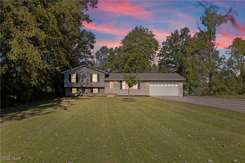 4550 Weymouth Rd, Medina, OH, 44256-9333 | Card Image