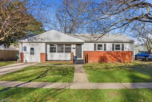 8209 Wedgewood Dr, Norfolk, VA, 23518-3112 | Card Image