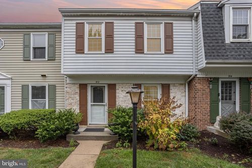 912 Allenview Dr, MECHANICSBURG, PA, 17055-8604 | Card Image