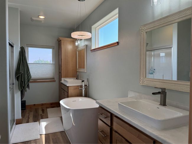 Dual vanities | Image 24