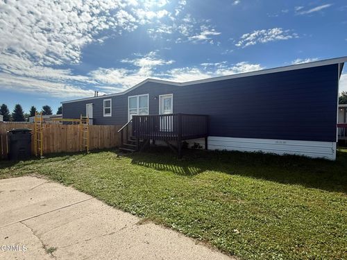 1305 Pioneer Trl, Mandan, ND, 58554-4350 | Card Image