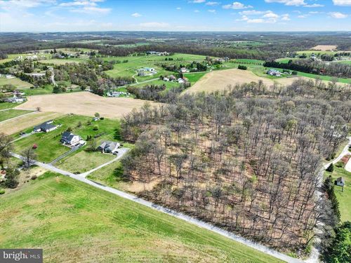 4192 Evergreen Rd, FELTON, PA, 17322-8535 | Card Image