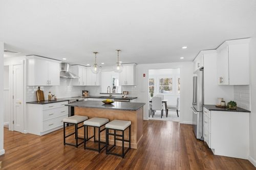 11 Maple Ter, Newbury, MA, 01951-1108 | Card Image